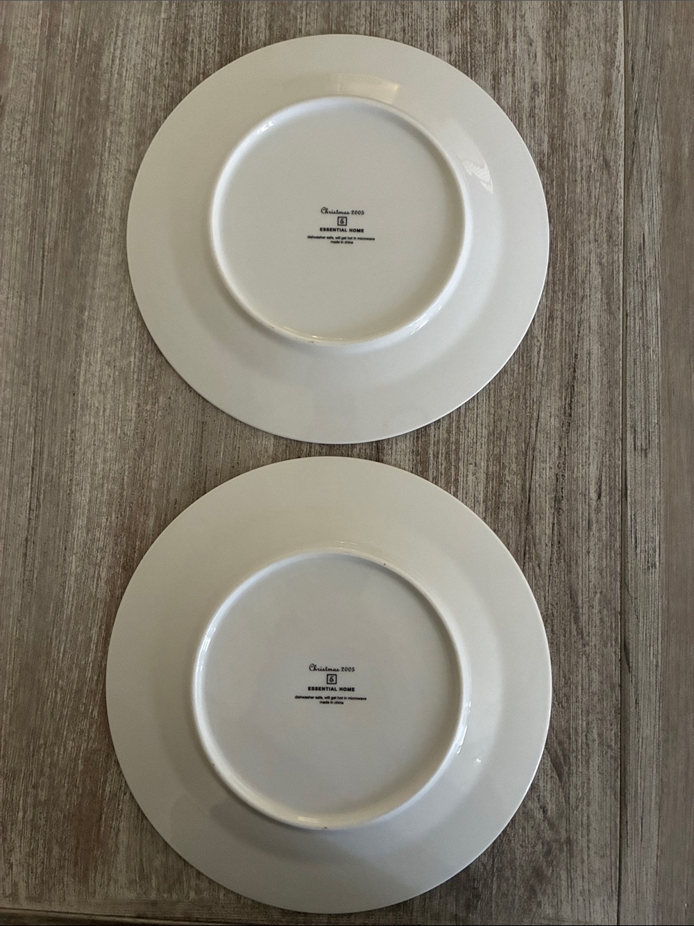 Set of 4 Essential Home Tartan Plaid Salad Plates Christmas Holly - Picture 3 of 6